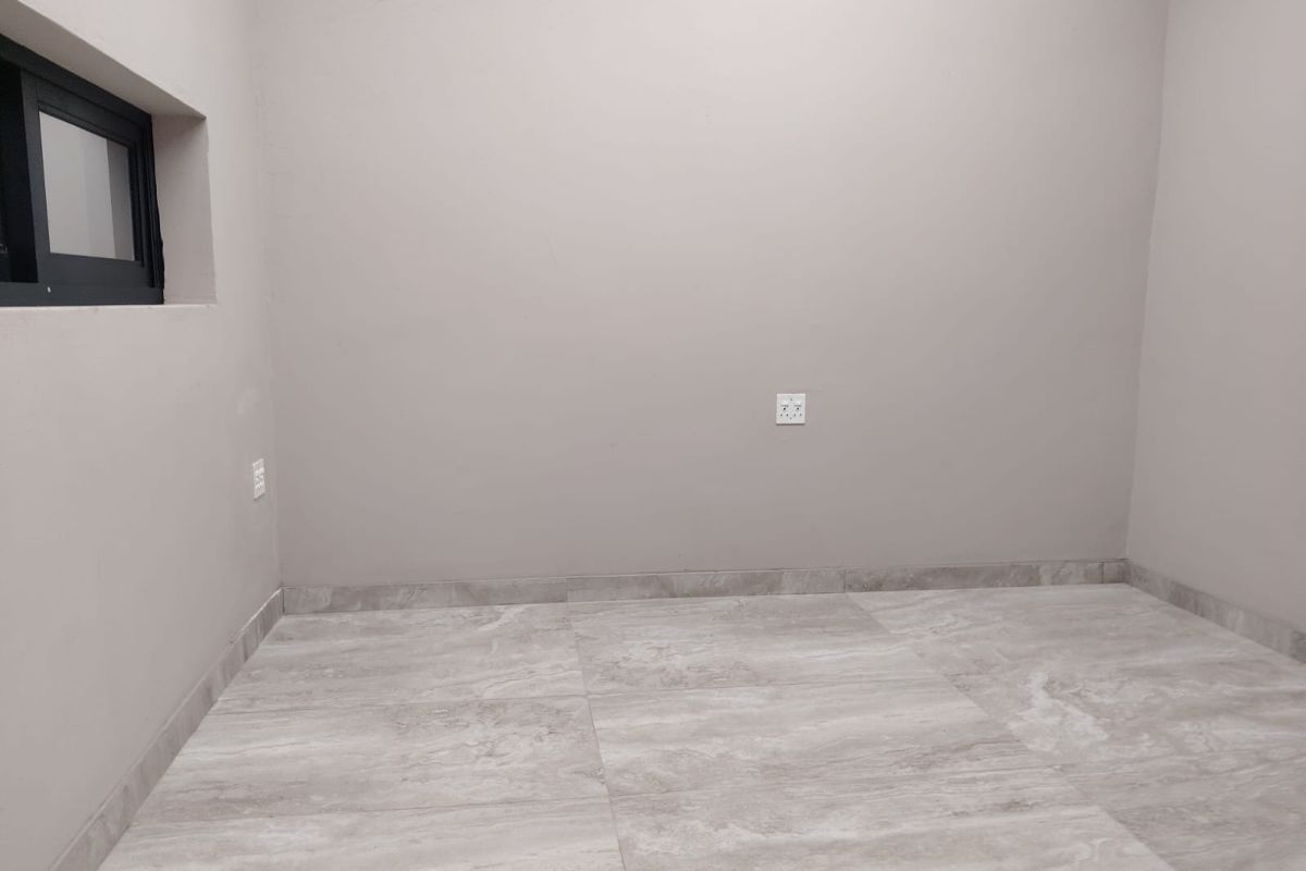 Affordable Turnkey Retail/Office Space in High Traffic Centre - Photo 3