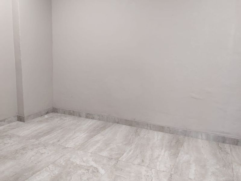 Affordable Turnkey Retail/Office Space in High Traffic Centre - Photo 6