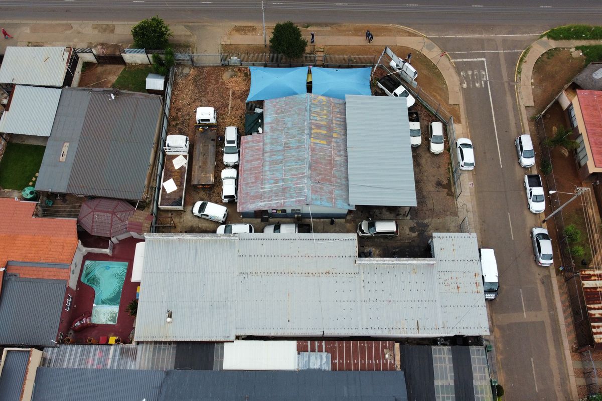 Prime Workshop For Sale – High Exposure Corner Site on Stormvoel Road - Photo 3