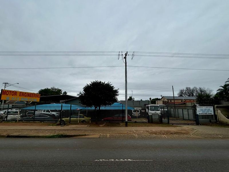 Prime Workshop For Sale – High Exposure Corner Site on Stormvoel Road - Photo 10