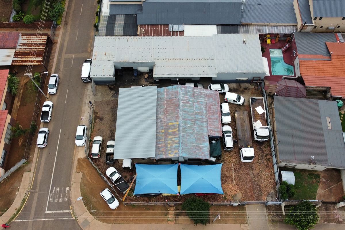Prime Workshop For Sale – High Exposure Corner Site on Stormvoel Road - Photo 5
