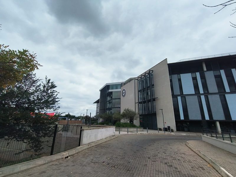 Compact 67m2 Premium Office in Elite Green Building, Prestigious Centurion Address - Photo 2