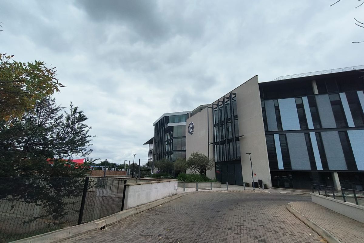 Compact 67m2 Premium Office in Elite Green Building, Prestigious Centurion Address - Photo 2