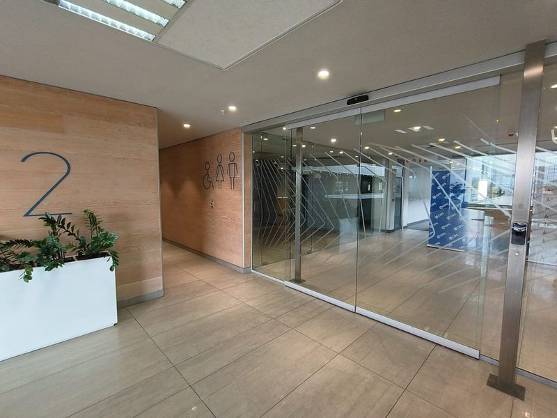 Compact 67m2 Premium Office in Elite Green Building, Prestigious Centurion Address - Photo 4