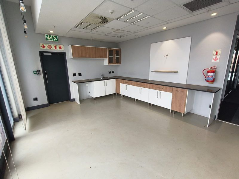 Premium 5-Star Green Office Space, 121m2, P-Grade Corporate Address in Centurion - Photo 7