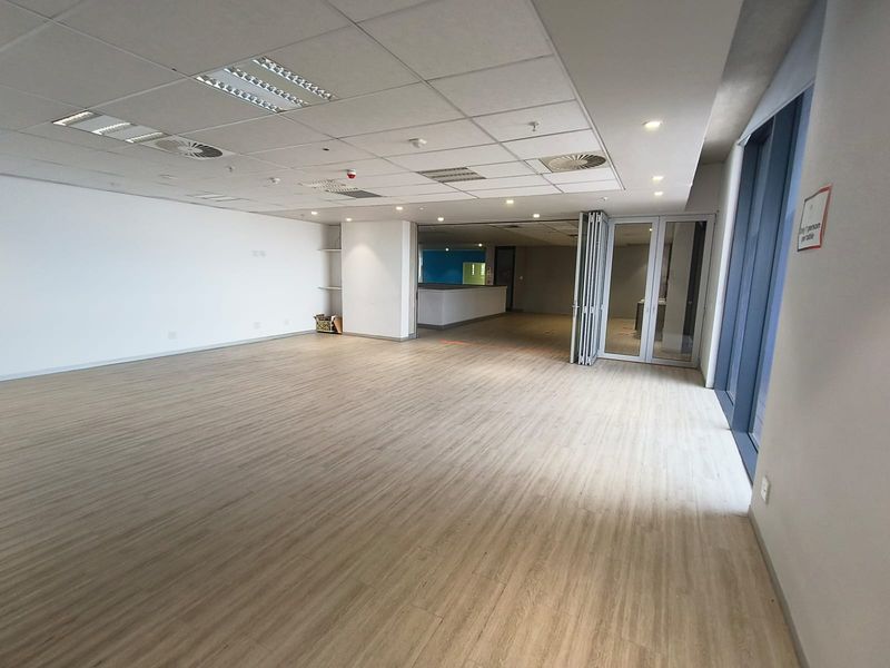 377m2 High-Impact Office Space in 5-Star Green Precinct, Exceptional Connectivity - Photo 10