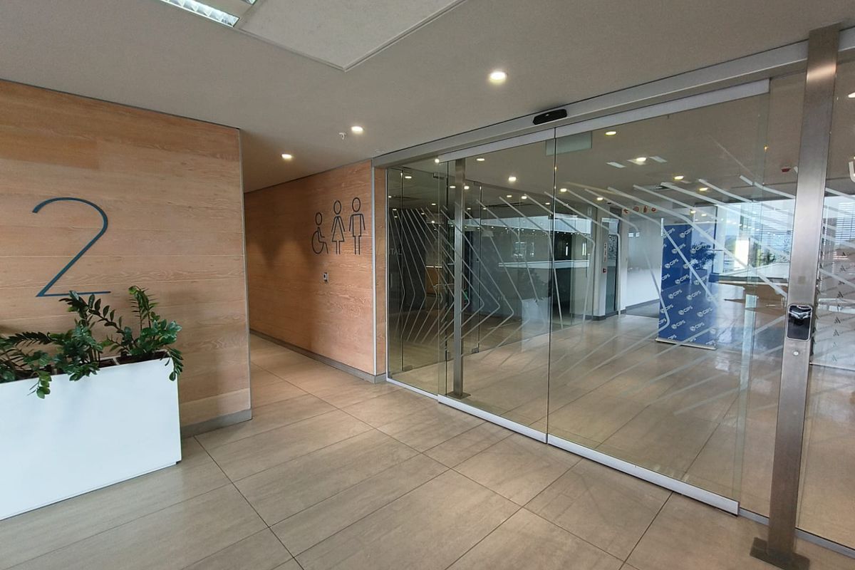 377m2 High-Impact Office Space in 5-Star Green Precinct, Exceptional Connectivity - Photo 4