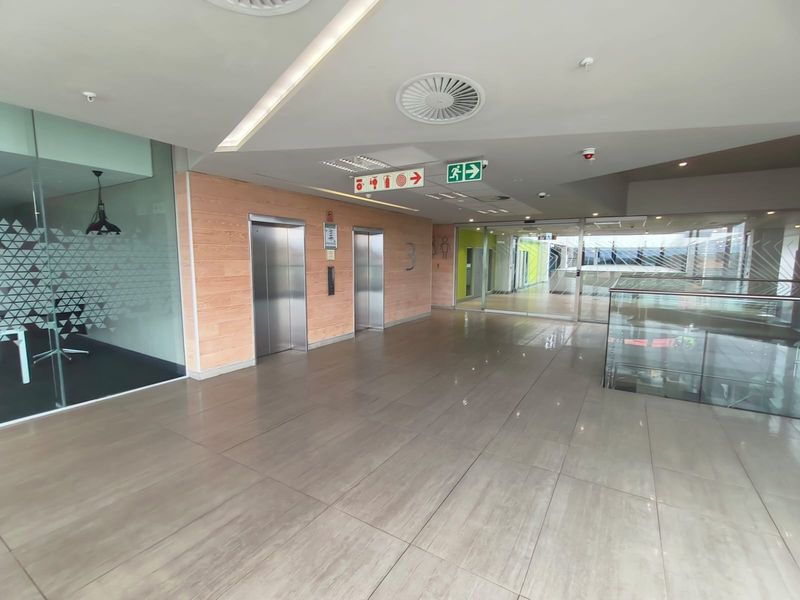 Strategic Corporate Office, 489m2, Premium Green-Certified Building, Prime Gautrain Access - Photo 5