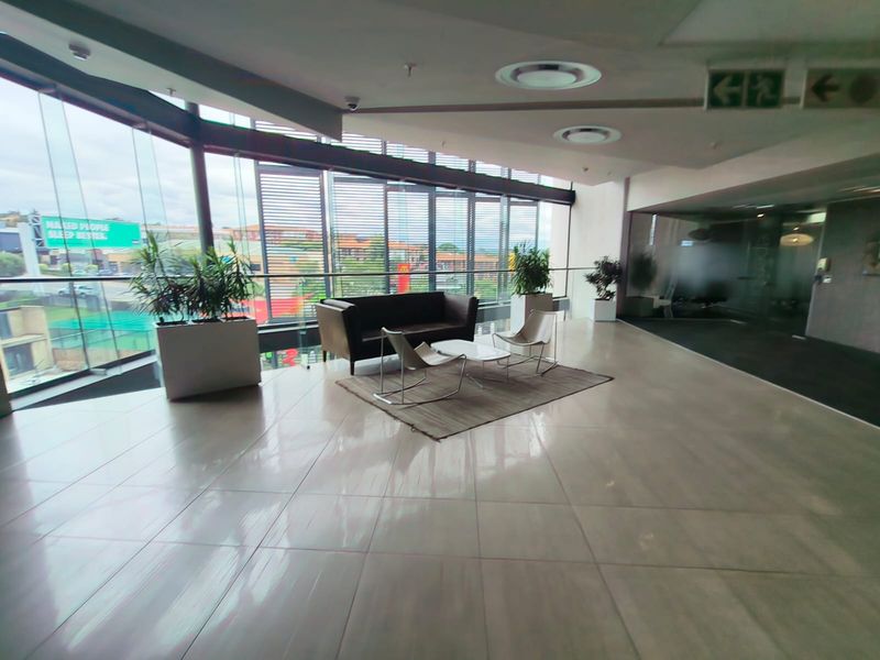Premium 645m2 Office, 5-Star Green Building in Prestigious Centurion Location - Photo 7