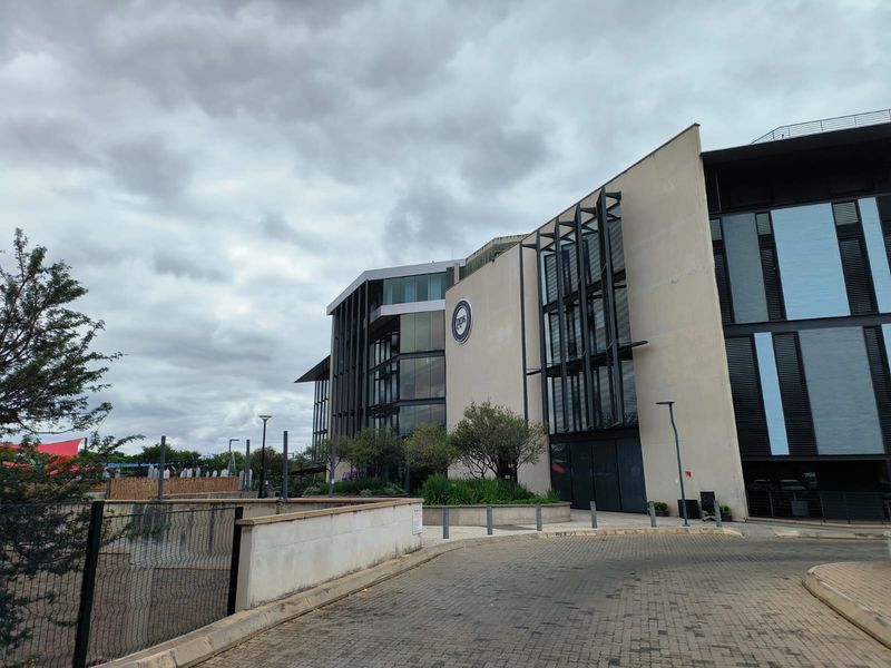 Premium 645m2 Office, 5-Star Green Building in Prestigious Centurion Location - Photo 2