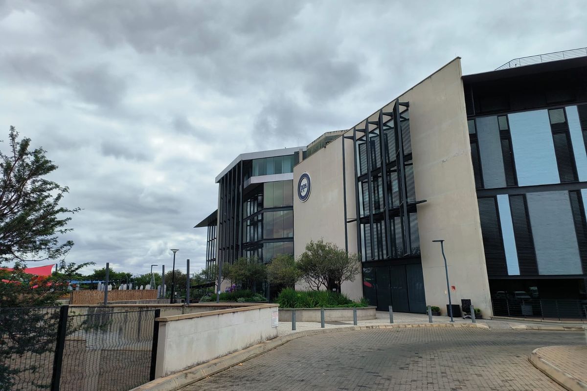 Premium 645m2 Office, 5-Star Green Building in Prestigious Centurion Location - Photo 2