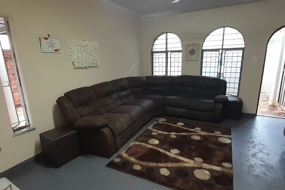 Position Your Business where People Already are, 120m2 Office Space on a Busy Main Road, Garsfontein - Photo 5