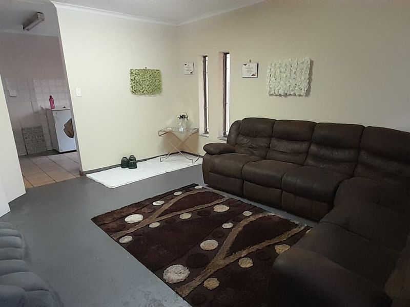 Position Your Business where People Already are, 120m2 Office Space on a Busy Main Road, Garsfontein - Photo 2