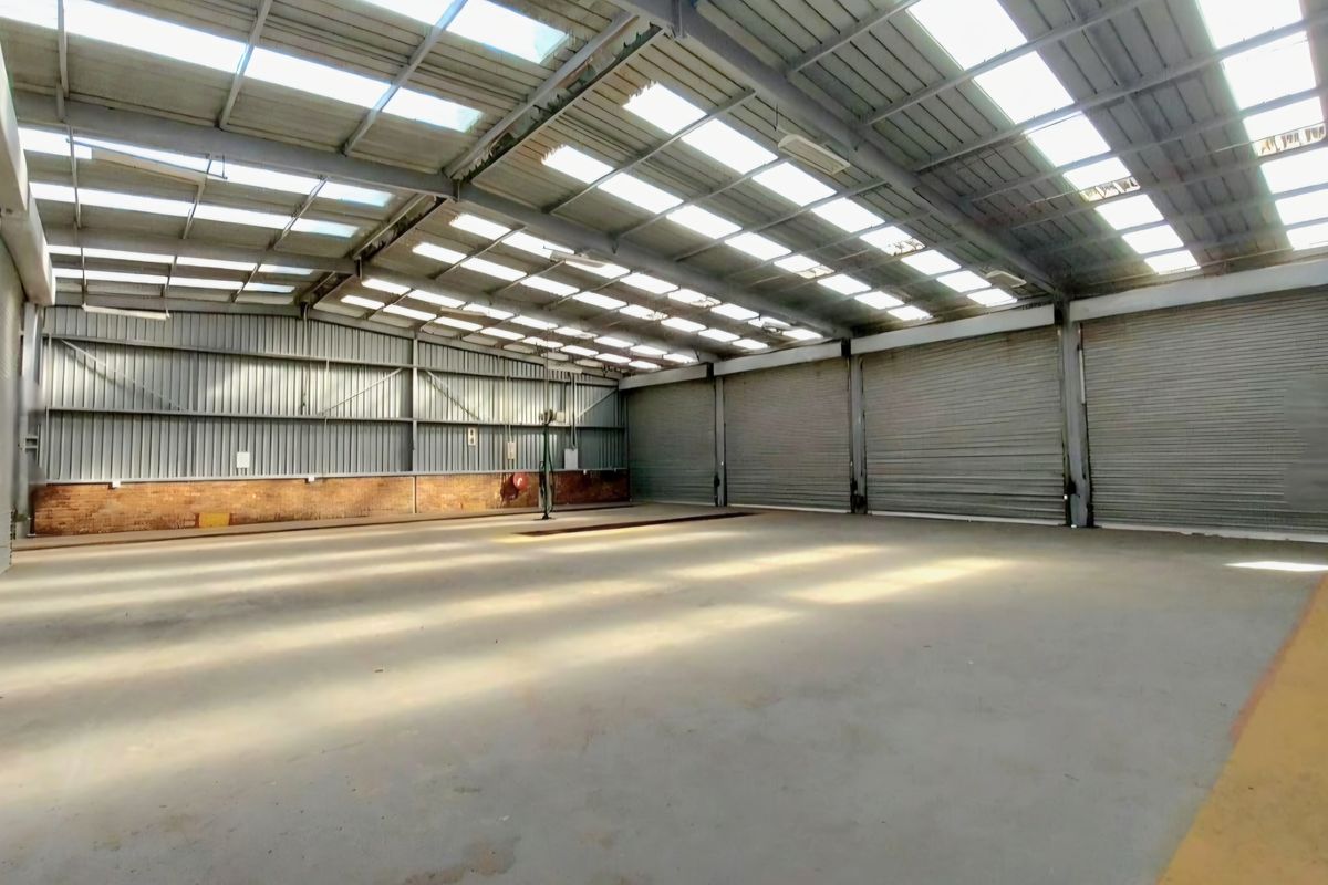 Prime 21,832 sqm Industrial Logistics Facility at Prospecton – Warehousing, Yard Space & Offices - Photo 3