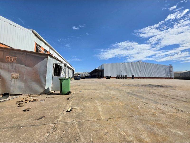 Prime 21,832 sqm Industrial Logistics Facility at Prospecton – Warehousing, Yard Space & Offices - Photo 7