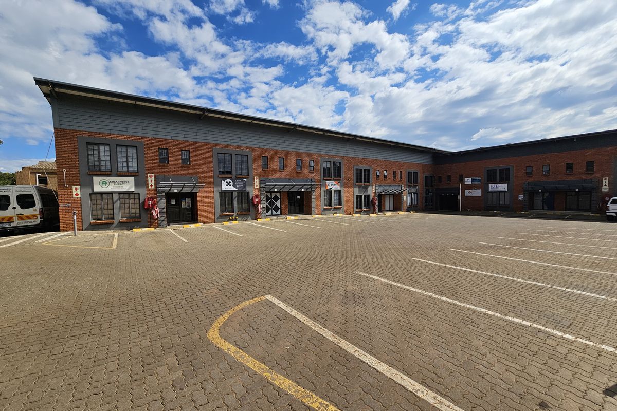 TO LET - MINI WARHOUSE/FACTORY HENNOPSPARK CENTURION - Photo 2