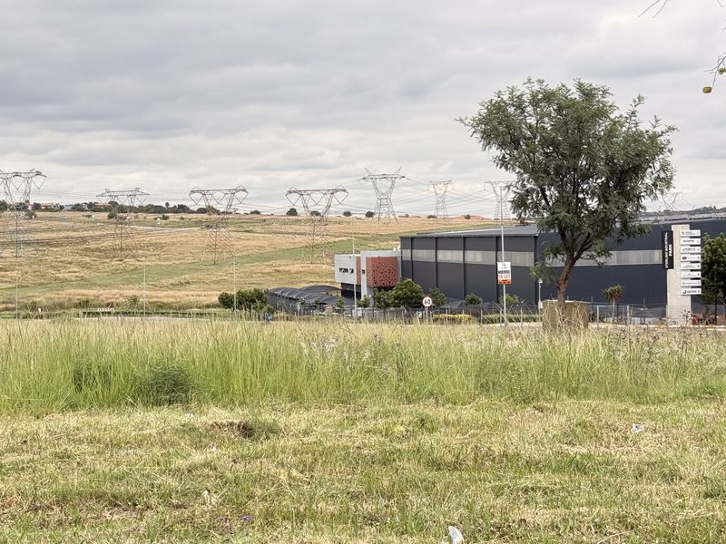 PRIME INDUSTRIAL LAND OPPORTUNITY, 18,212m2 IN HIGH-GROWTH SAMRAND NODE - Photo 9