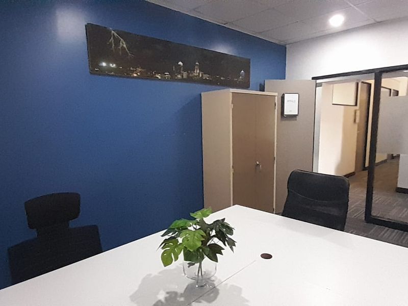 Executive Micro Office with Full Service Convenience situated in Kyalami - Photo 4