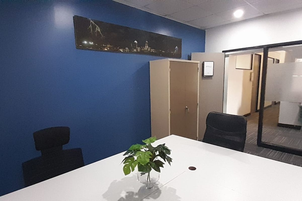 Executive Micro Office with Full Service Convenience situated in Kyalami - Photo 4