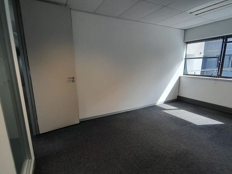 Compact Ready to Work Office in Hertford Office Park, Midrand - Photo 6