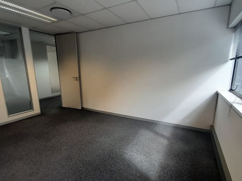 Compact Ready to Work Office in Hertford Office Park, Midrand - Photo 9