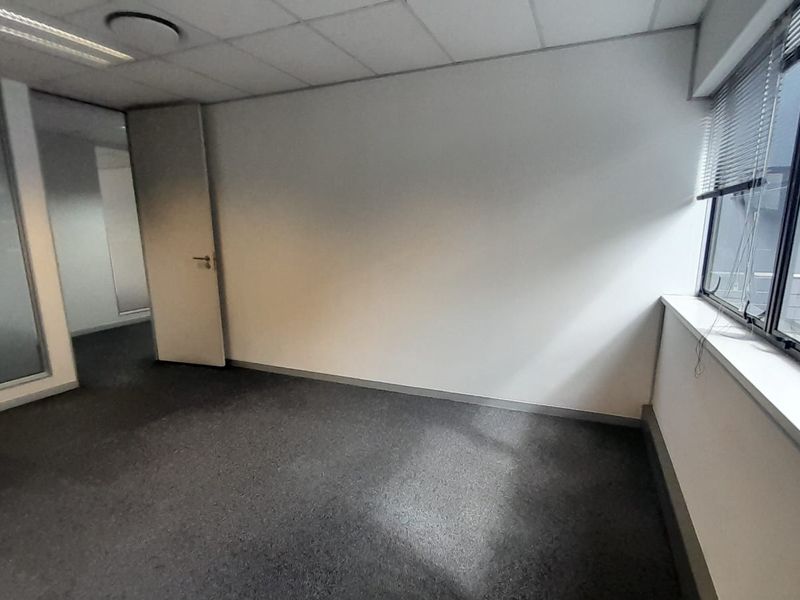 Compact Ready to Work Office in Hertford Office Park, Midrand - Photo 7