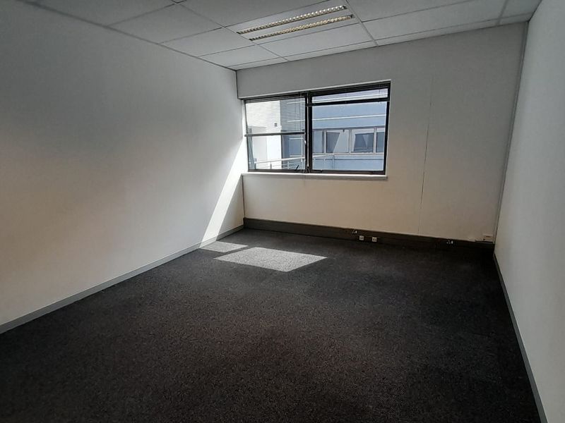 Compact Ready to Work Office in Hertford Office Park, Midrand - Photo 4