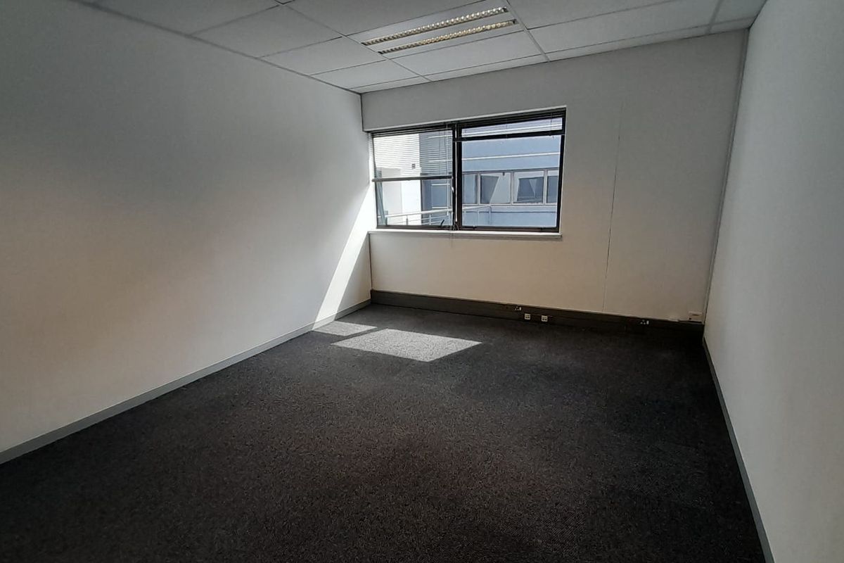 Compact Ready to Work Office in Hertford Office Park, Midrand - Photo 4