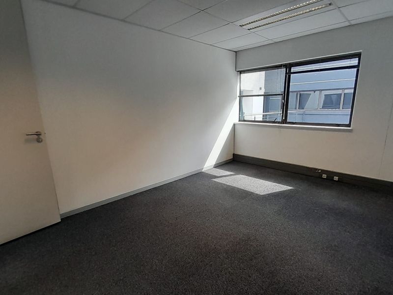Compact Ready to Work Office in Hertford Office Park, Midrand - Photo 5