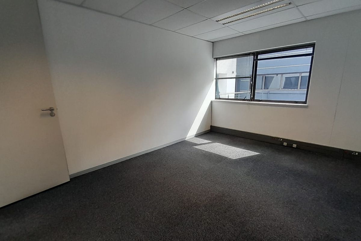 Compact Ready to Work Office in Hertford Office Park, Midrand - Photo 5