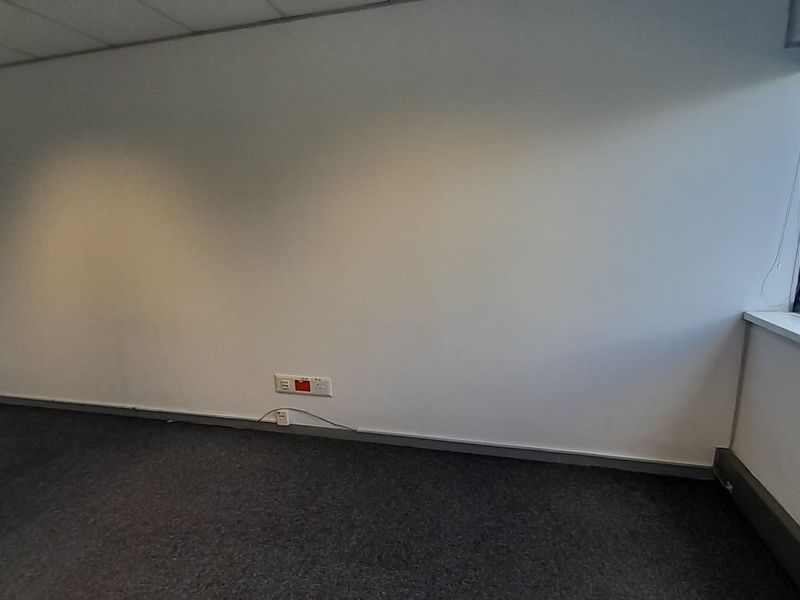 Compact Cost Effective Flexi Office in a Prime Midrand Location - Photo 7