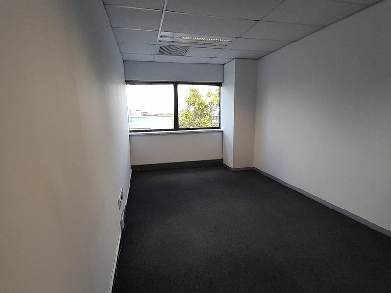 Compact Cost Effective Flexi Office in a Prime Midrand Location - Photo 3