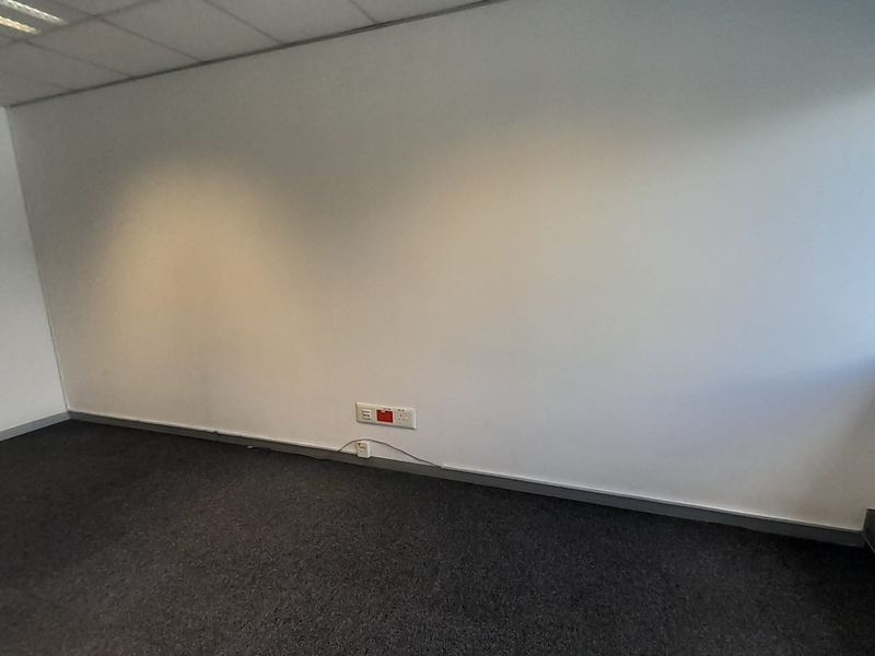 Compact Cost Effective Flexi Office in a Prime Midrand Location - Photo 5