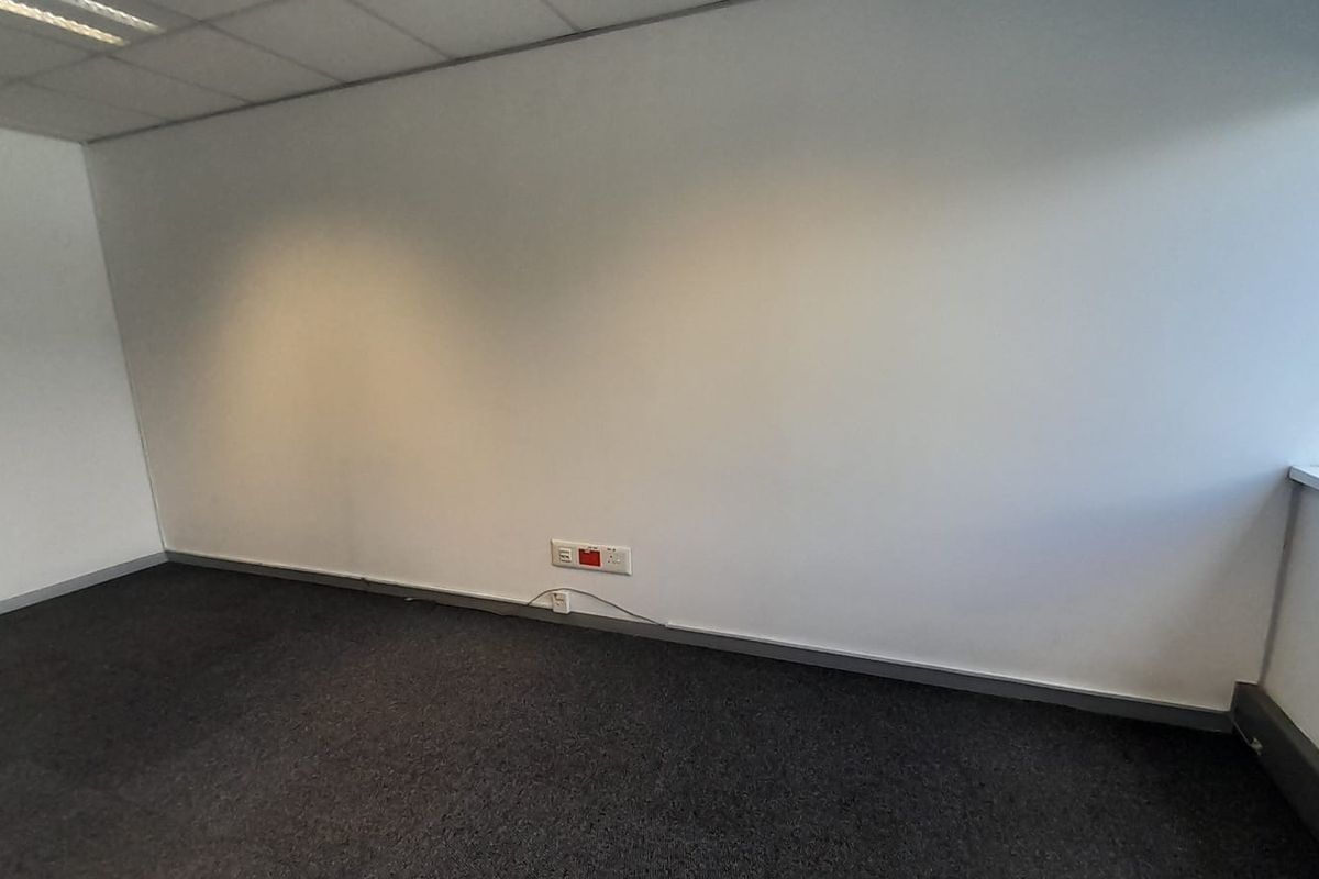 Compact Cost Effective Flexi Office in a Prime Midrand Location - Photo 5