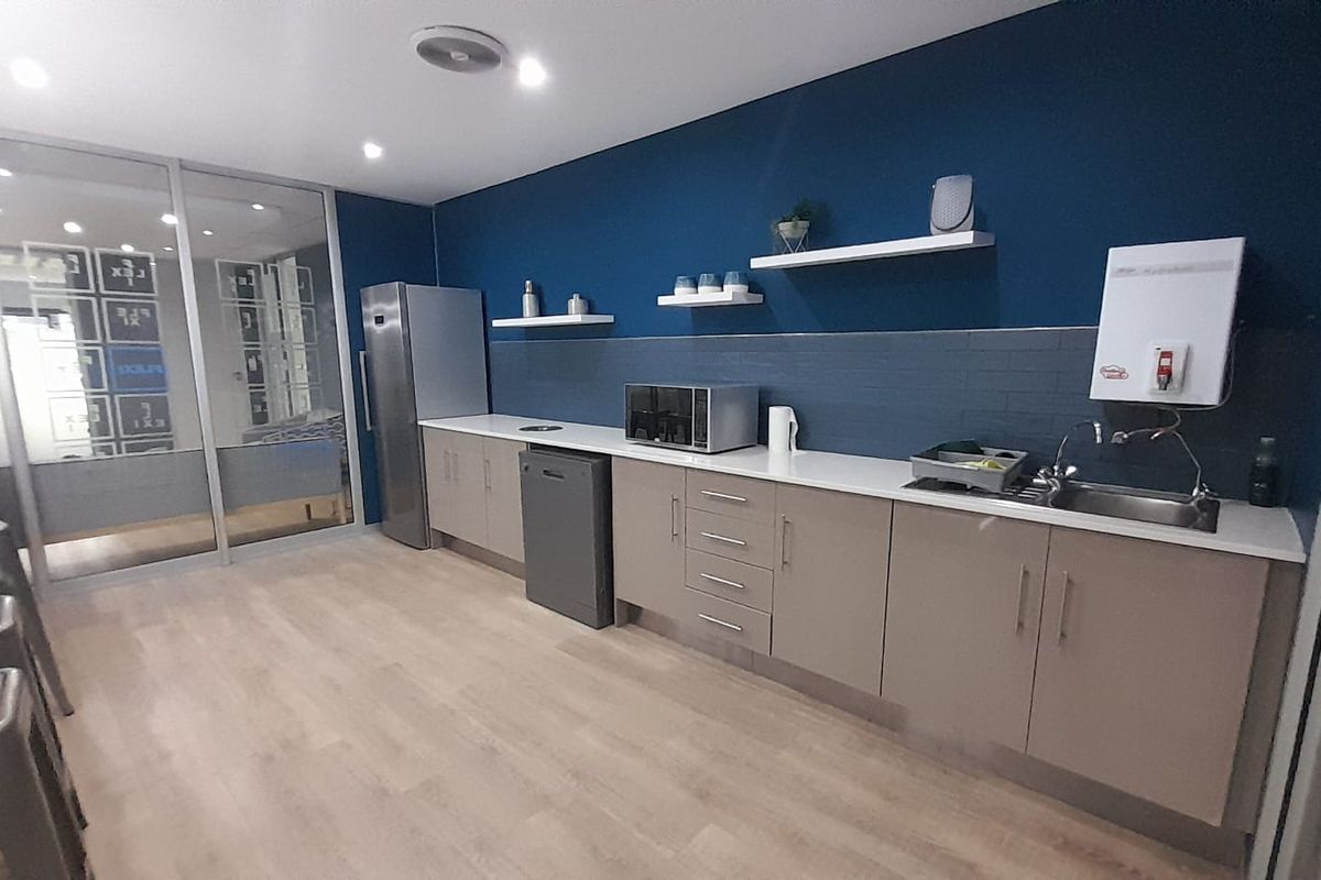Compact Cost Effective Flexi Office in a Prime Midrand Location - Photo 2