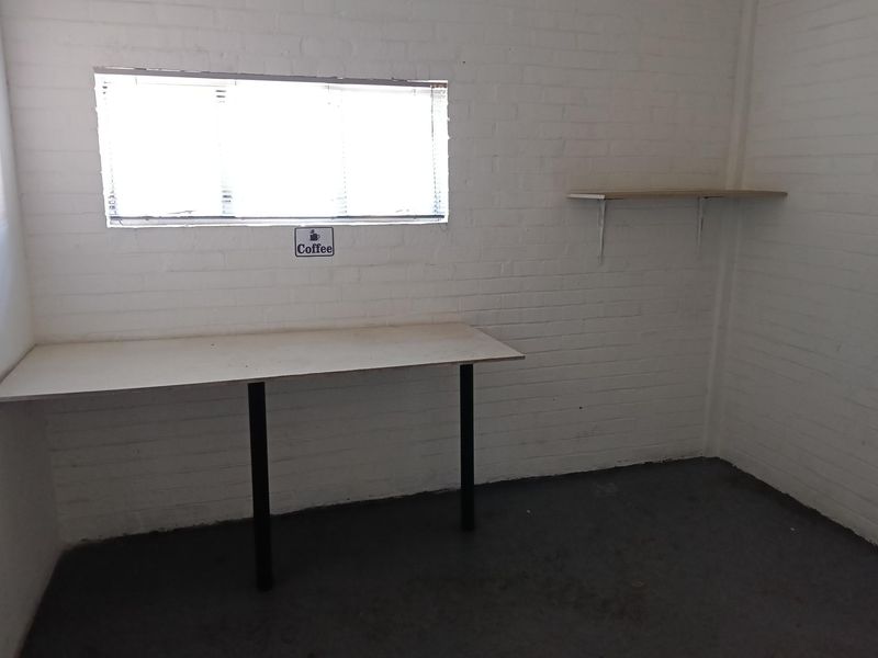 Warehouse to let - Photo 8