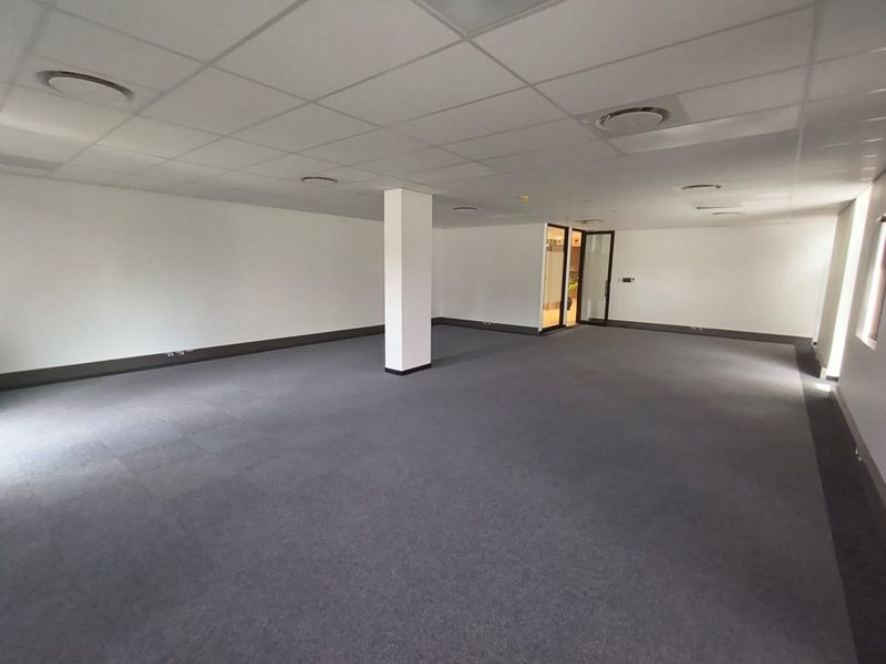 Modern 90m2 Flexi Office Space To Let in Prime West End Office Park, Die Hoewes Business Hub - Photo 9