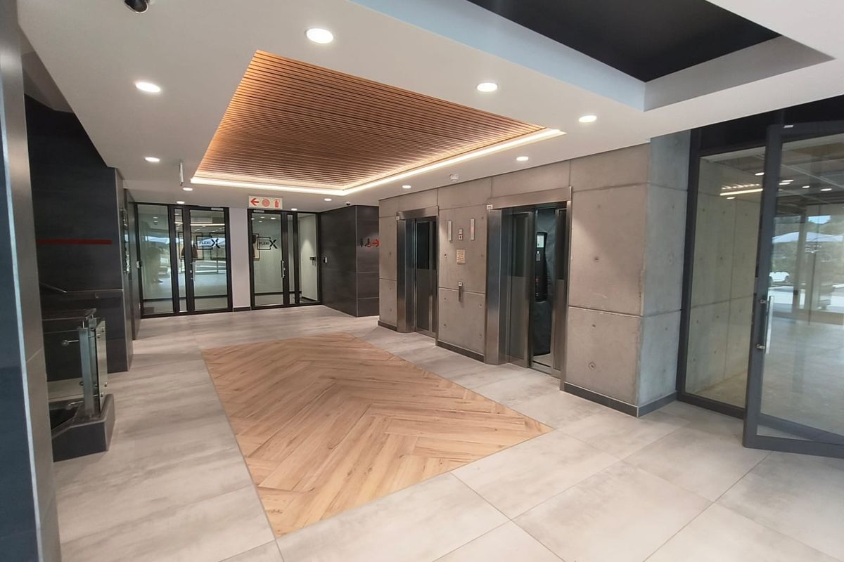 Elevate Your Business Presence with this Prime 120m2 Office in the West End Office Park, Centurion - Photo 2