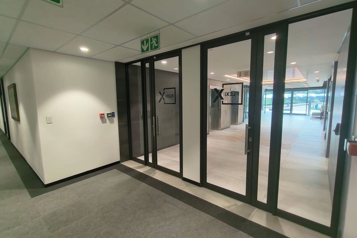 High-Impact 128m2 Flexi Office Space To Let in Prime Die Hoewes Business Node - Photo 5