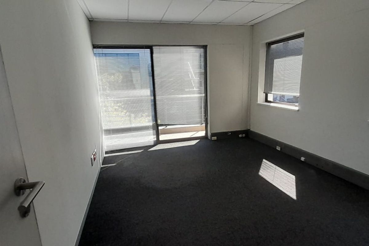 Neat Private Office Suite in a Secure Midrand Business Park - Photo 4