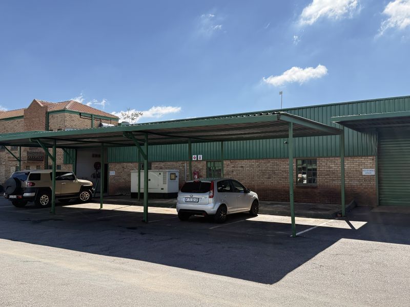 PRIME 1081m2 INDUSTRIAL WAREHOUSE TO LET IN SECURE GATEWAY INDUSTRIAL PARK - Photo 3