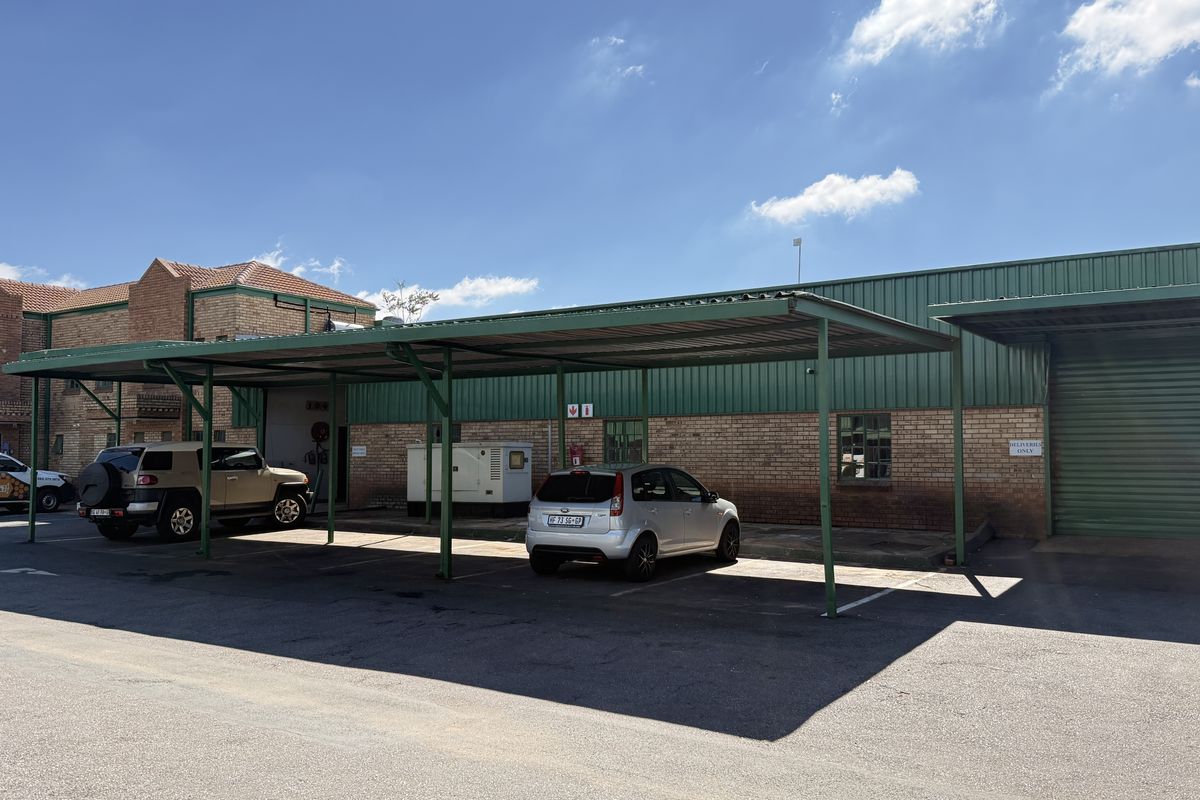 PRIME 1081m2 INDUSTRIAL WAREHOUSE TO LET IN SECURE GATEWAY INDUSTRIAL PARK - Photo 3