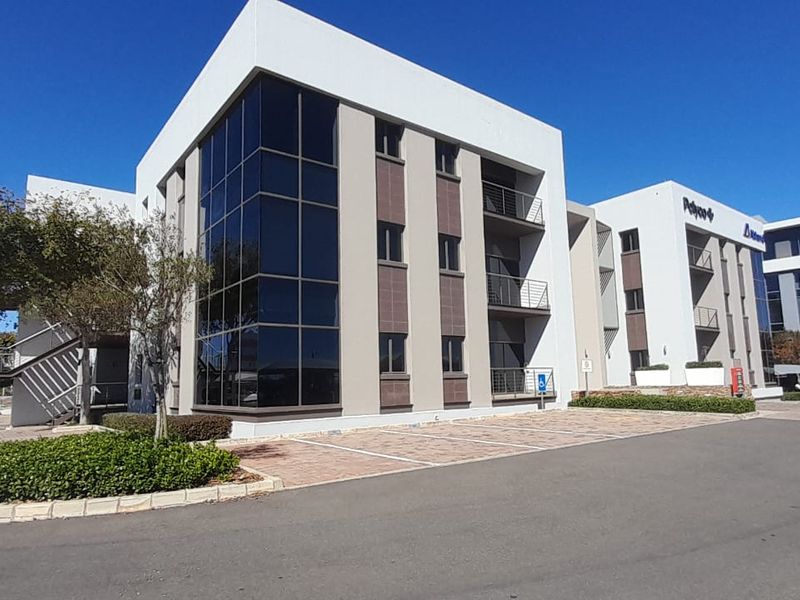 Large Corporate Office Floor in a Premium Midrand Business Park - Photo 2