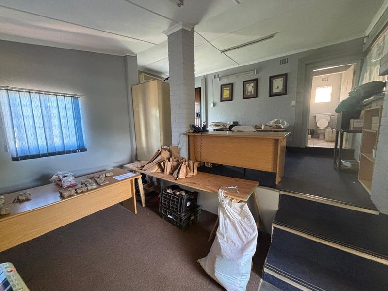 Commecial Premies on Main Road in Howick for sale at R2 900 000 plus Vat - Photo 9