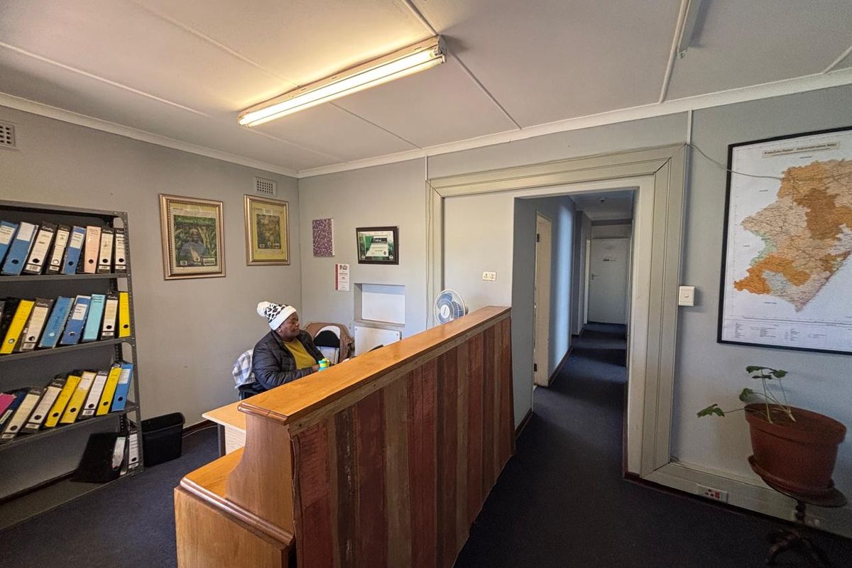 Commecial Premies on Main Road in Howick for sale at R2 900 000 plus Vat - Photo 4