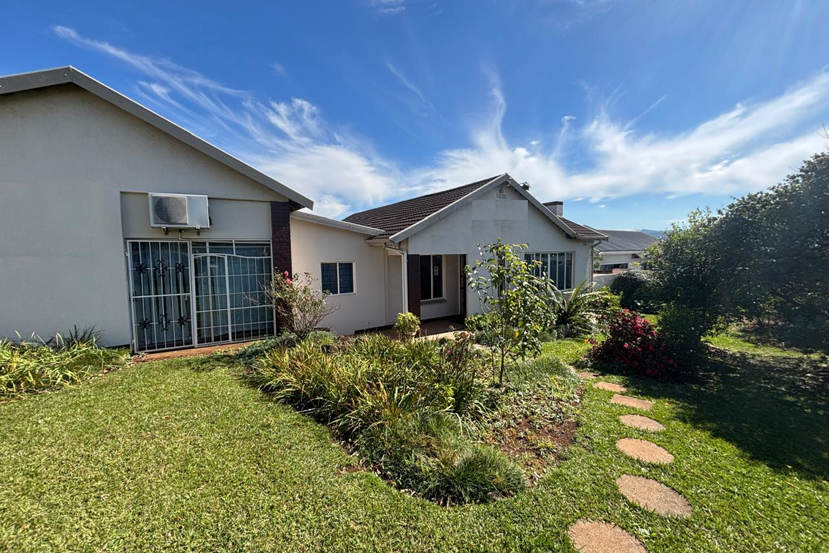 Commecial Premies on Main Road in Howick for sale at R2 900 000 plus Vat - Photo 2