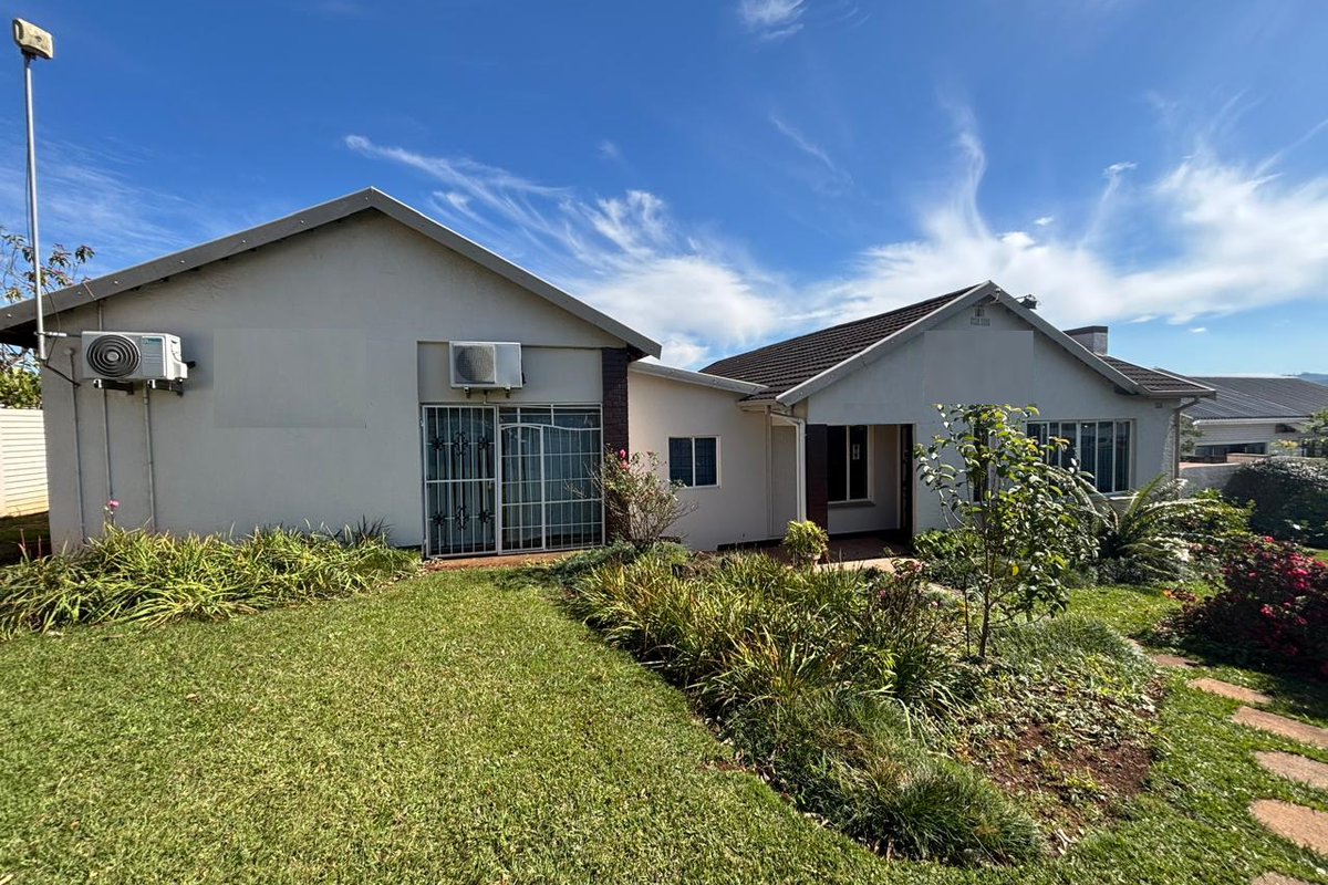 Commecial Premies on Main Road in Howick for sale at R2 900 000 plus Vat - Photo 3