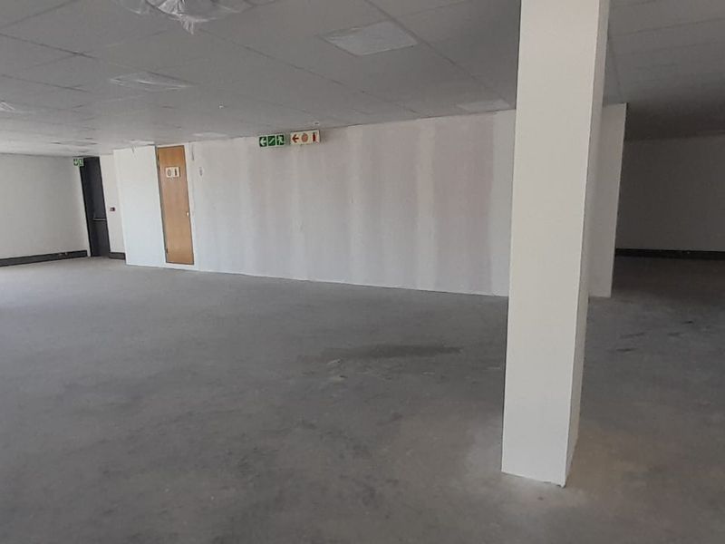 First Floor White Box Office Ready for a Custom Fit Out, Hertford Office Park - Photo 10