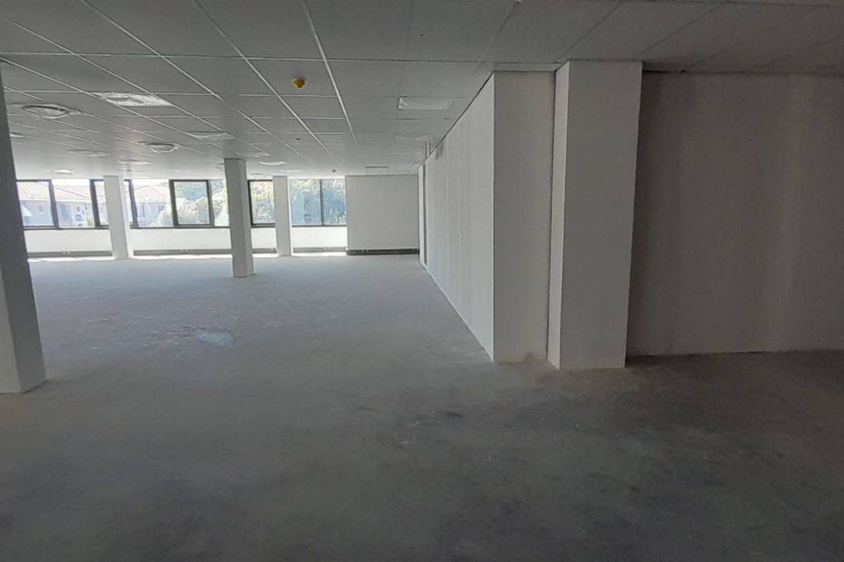 First Floor White Box Office Ready for a Custom Fit Out, Hertford Office Park - Photo 3