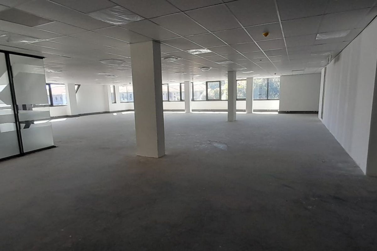 First Floor White Box Office Ready for a Custom Fit Out, Hertford Office Park - Photo 4